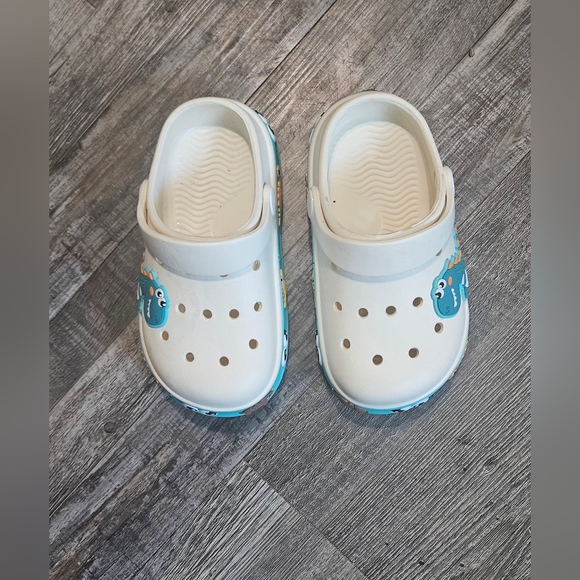 🩷Kids Dinosaurs Clogs Size 2❤️ - Picture 3 of 16